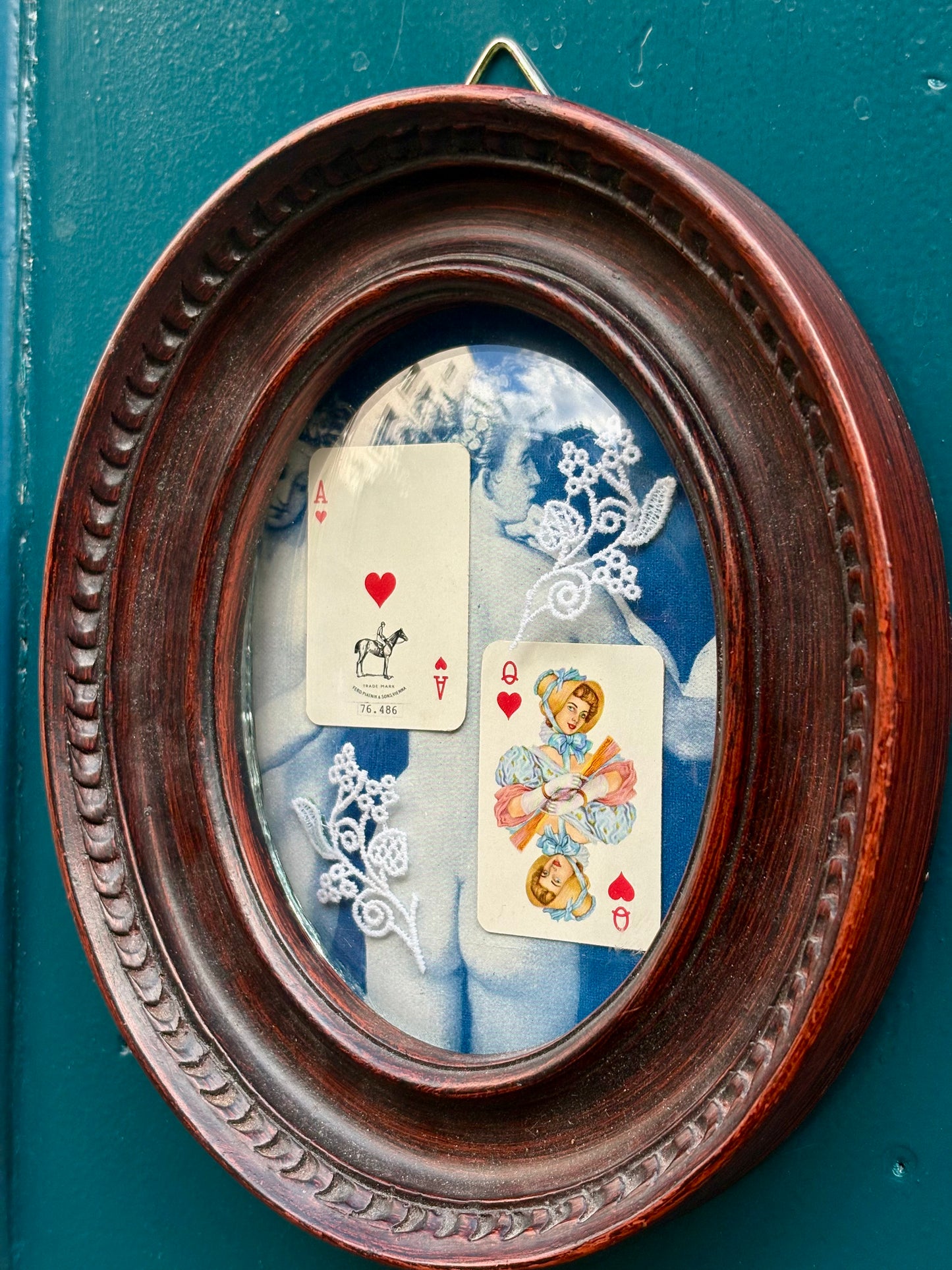 Victorian Oval Frame with 1898 Print