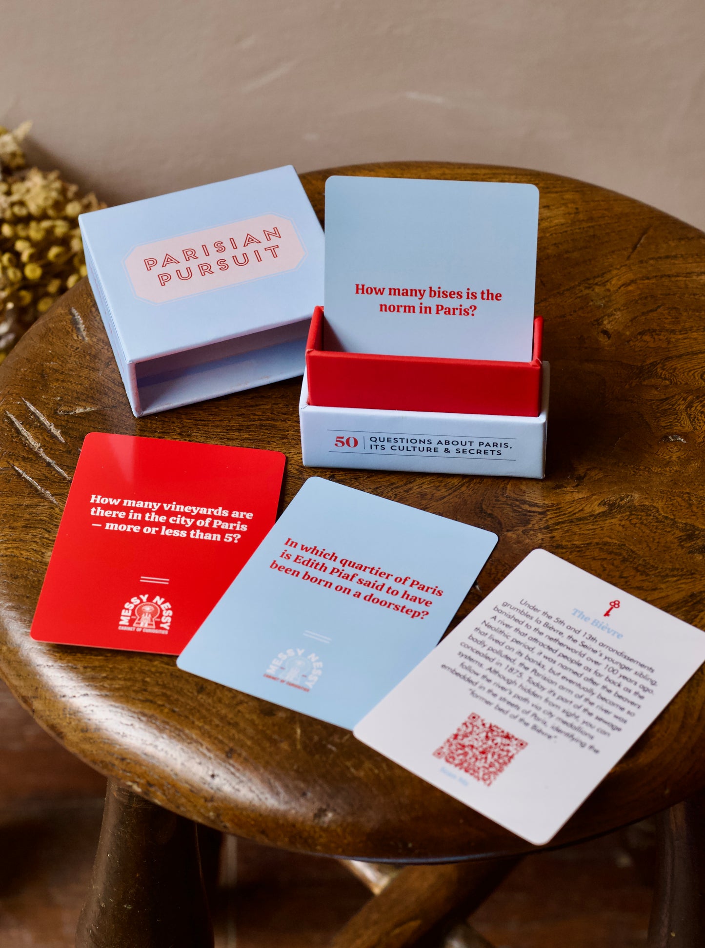 NEW! PARISIAN PURSUIT Card game for Parisphiles