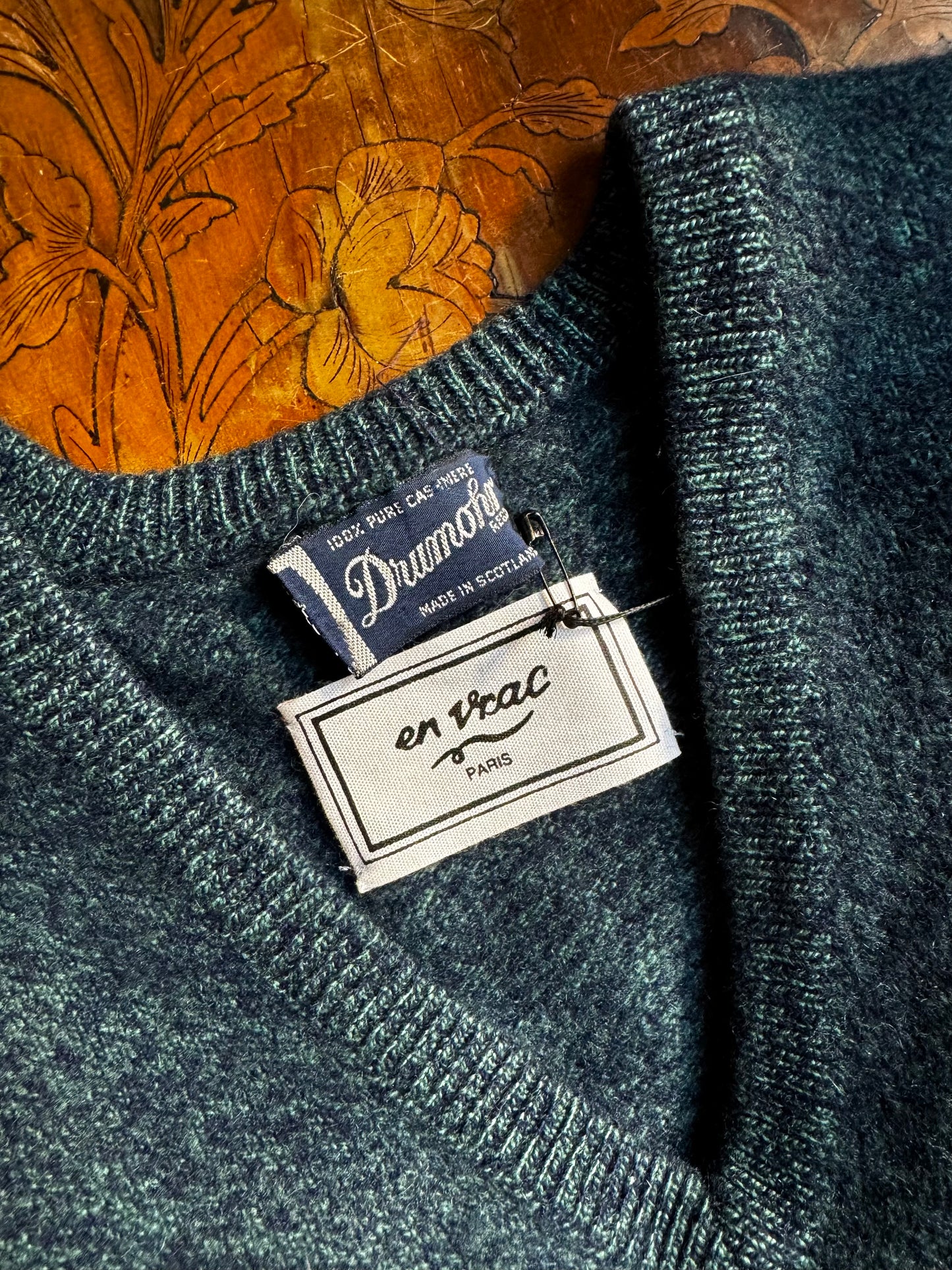 Vintage V-Neck Pull-Over by En Vrac