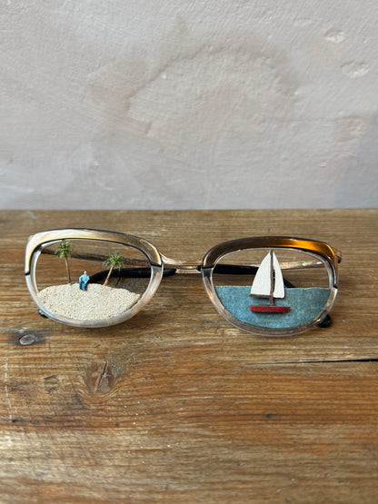 "Solo sur L'isle" surreal glasses by Maïssa Toulet