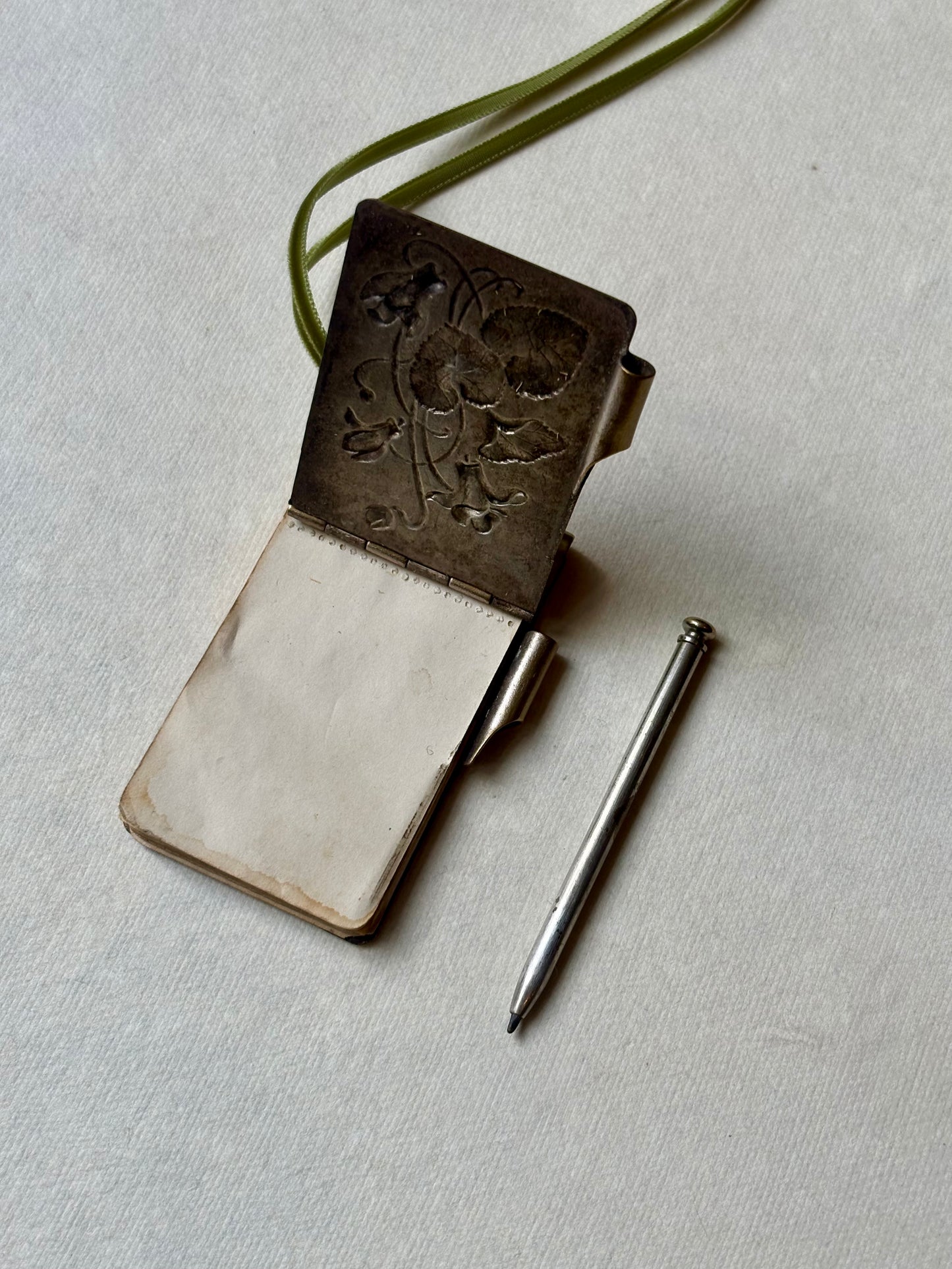 Antique Art Nouveau Carnet de Bal